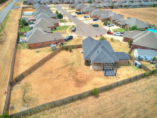 Photo 4 — 3404 Paul Drive, Moore, OK 73160