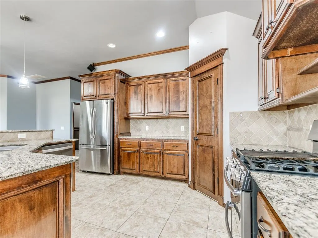Photo 7 — 3404 Paul Drive, Moore, OK 73160