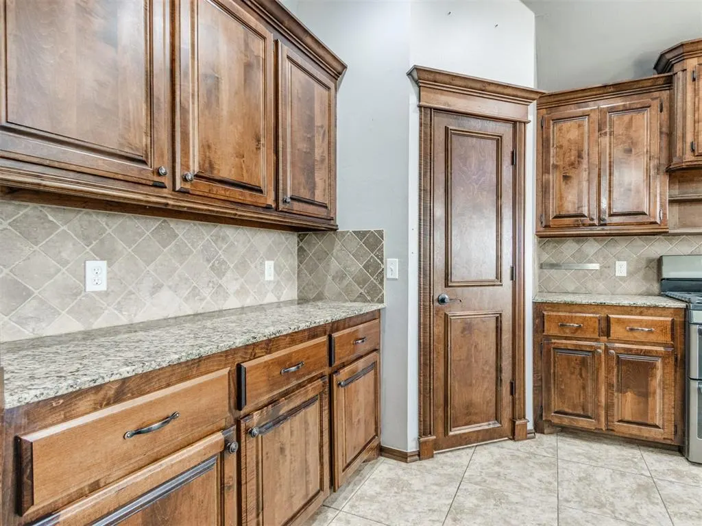 Photo 9 — 3404 Paul Drive, Moore, OK 73160