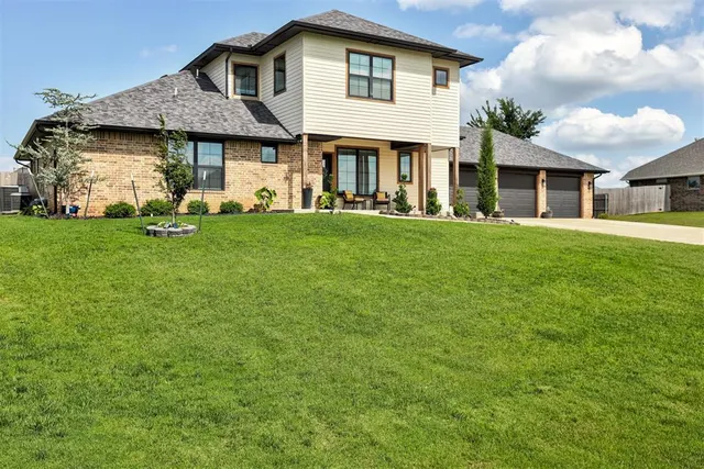 Photo 2 — 2836 Redwood Court, Newcastle, OK 73065