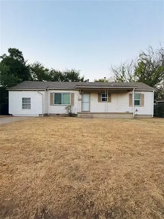 Sold home at 407 E Elm Street
