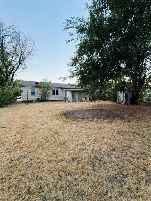Photo 17 — 407 E Elm Street, Midwest City, OK 73110