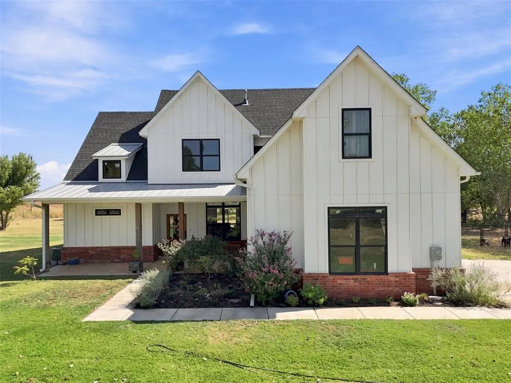 Photo 2 — 124 Kevin Lane, Tuttle, OK 73089