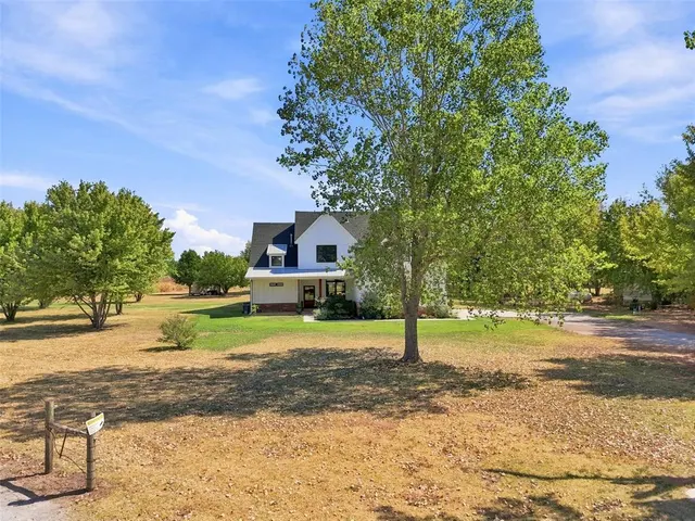 Photo 3 — 124 Kevin Lane, Tuttle, OK 73089