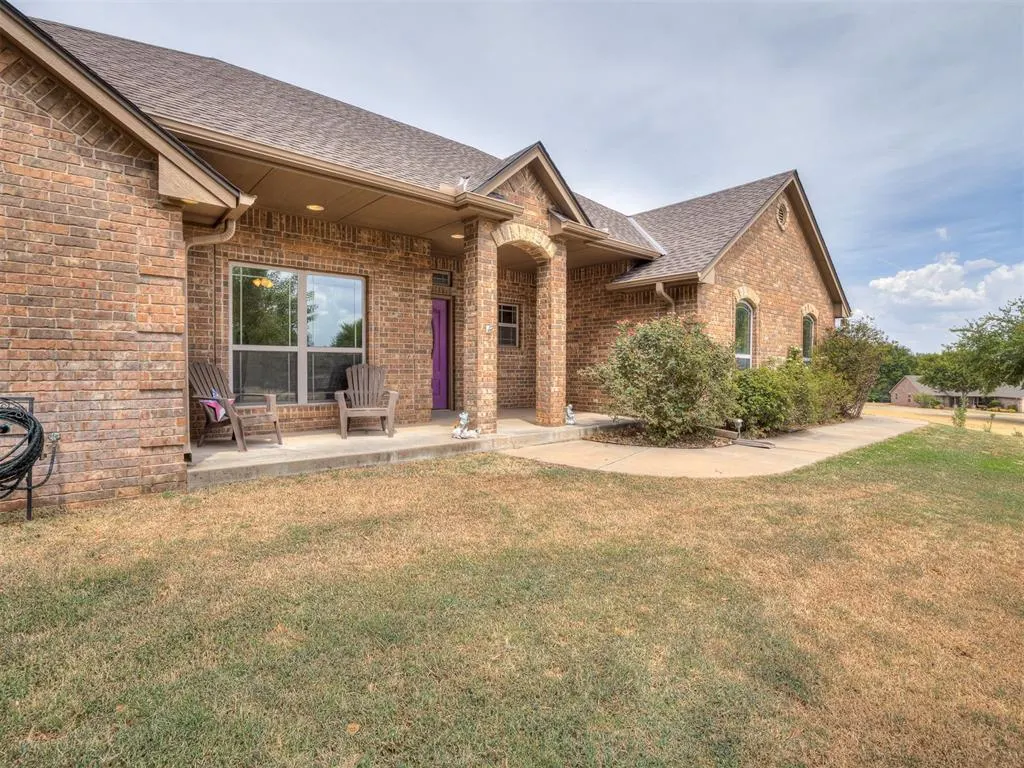 Photo 2 — 2432 County Road 1326, Blanchard, OK 73010