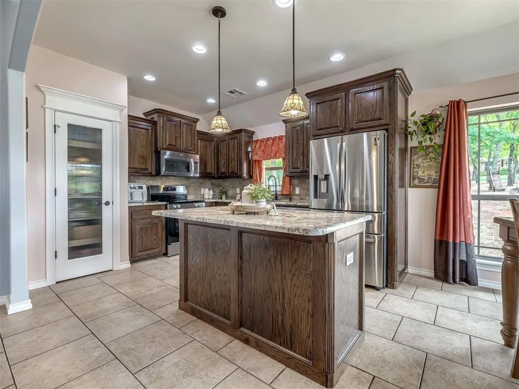 Photo 10 — 2432 County Road 1326, Blanchard, OK 73010