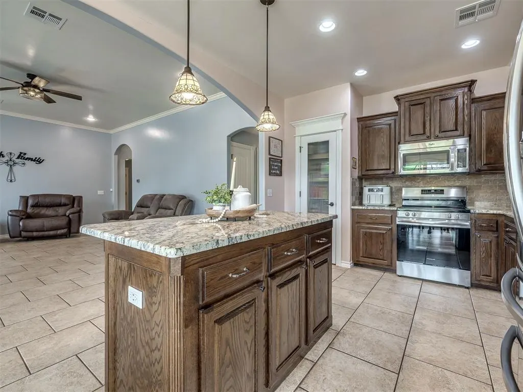 Photo 14 — 2432 County Road 1326, Blanchard, OK 73010