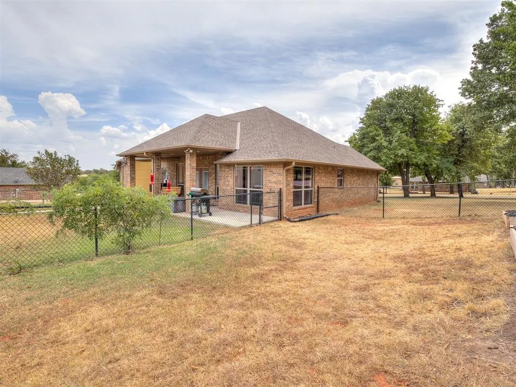 Photo 38 — 2432 County Road 1326, Blanchard, OK 73010