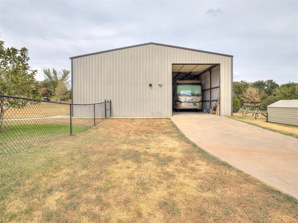 Photo 39 — 2432 County Road 1326, Blanchard, OK 73010