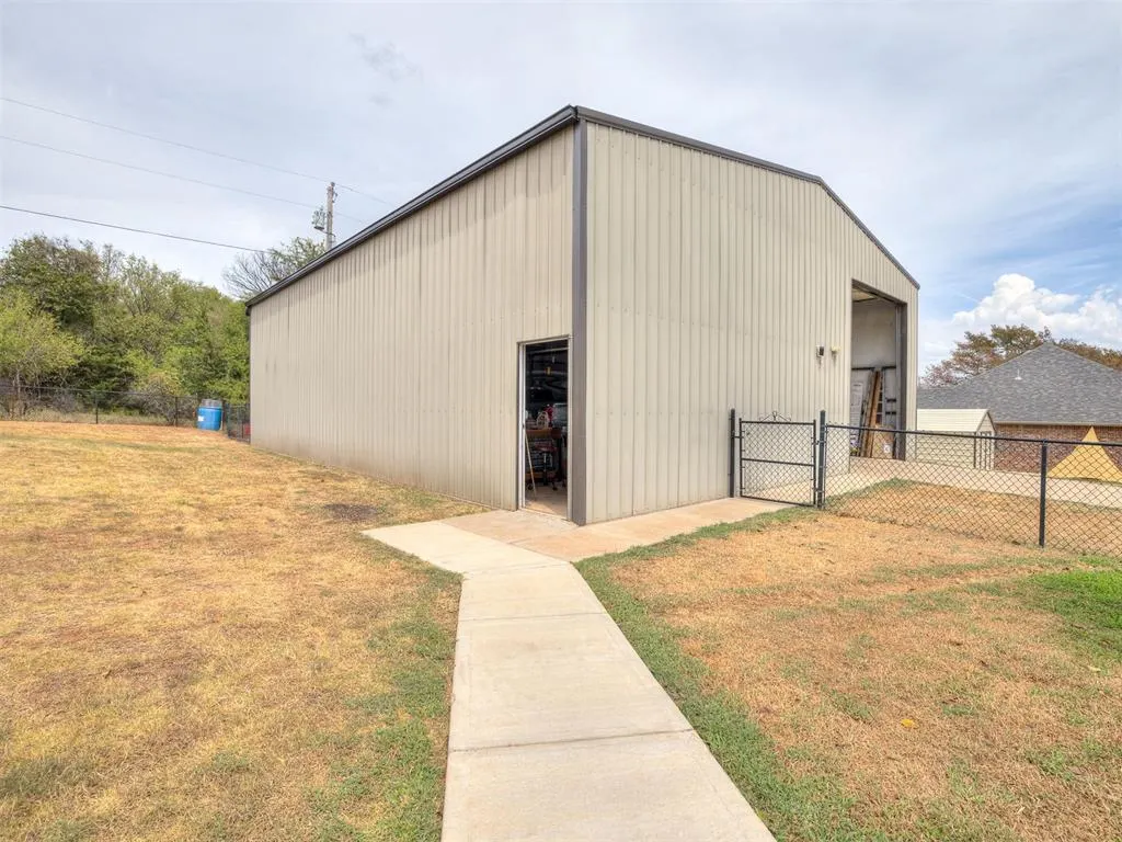 Photo 41 — 2432 County Road 1326, Blanchard, OK 73010