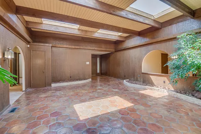 Photo 6 — 6109 Shaftsbury Road, Oklahoma City, OK 73132
