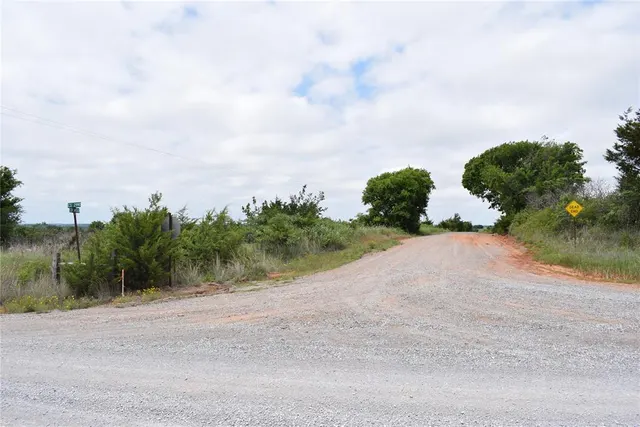 Photo 8 — 2 E 1450th Road, Bradley, OK 73052
