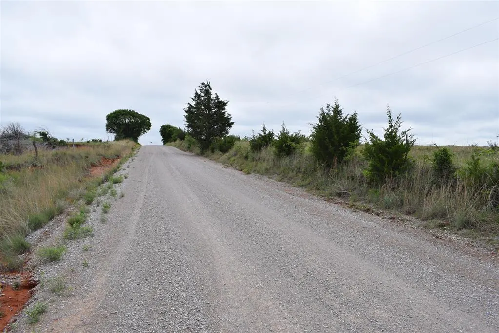 Photo 9 — 2 E 1450th Road, Bradley, OK 73052