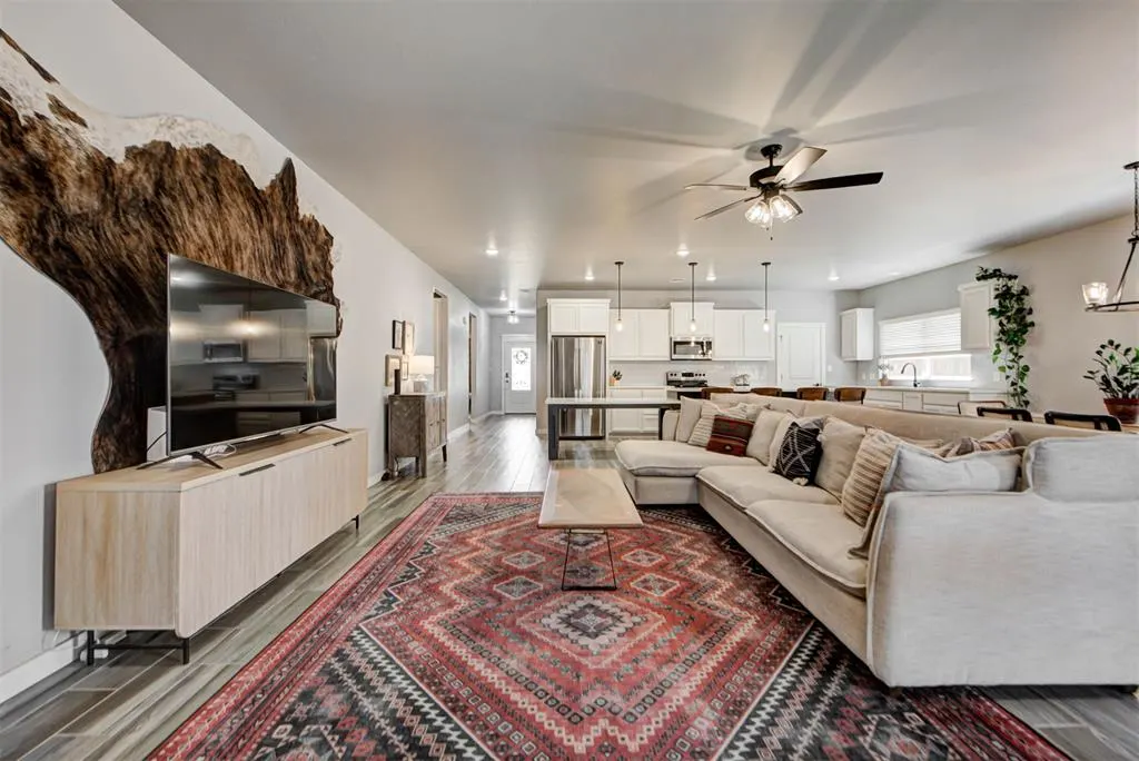 Photo 3 — 1206 La Vista Lane, Kingfisher, OK 73750