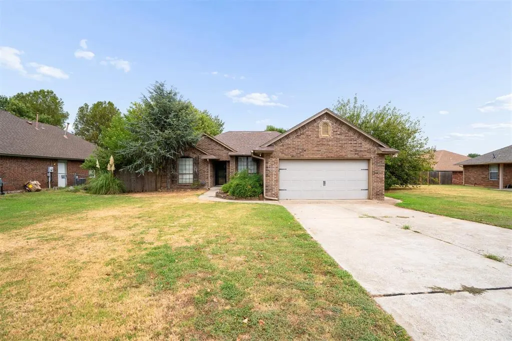 Photo 3 — 298 Harvest Hills Road, Harrah, OK 73045