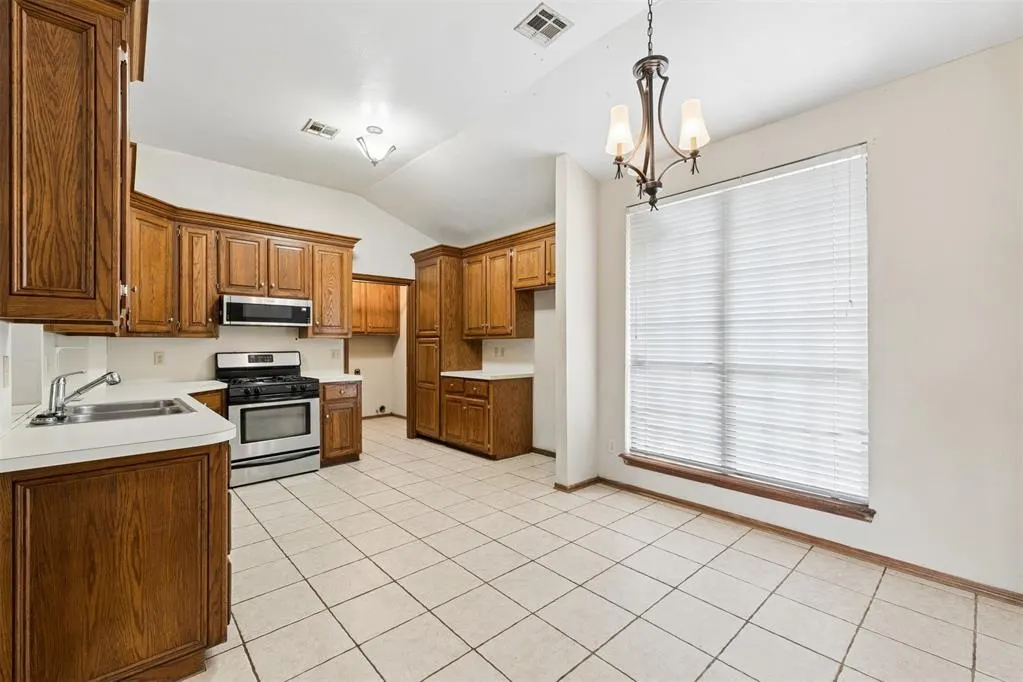 Photo 12 — 298 Harvest Hills Road, Harrah, OK 73045