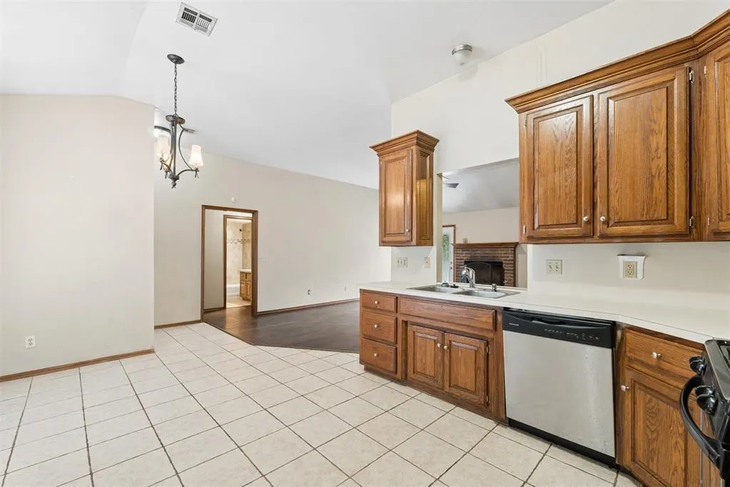 Photo 16 — 298 Harvest Hills Road, Harrah, OK 73045