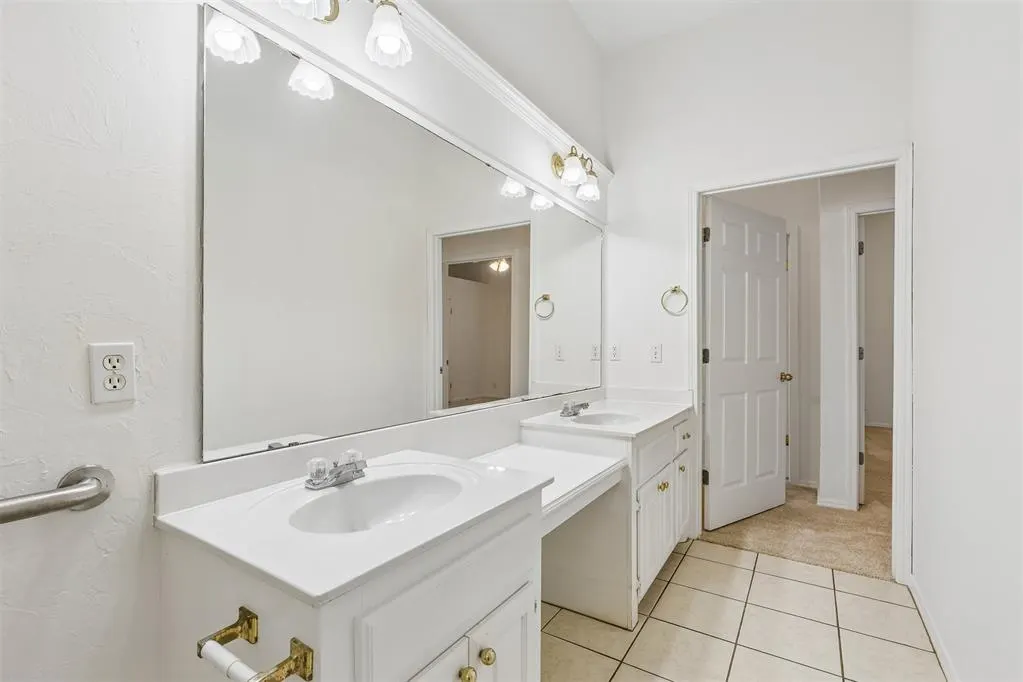 Photo 37 — 1800 Coopers Hawk Court, Edmond, OK 73003