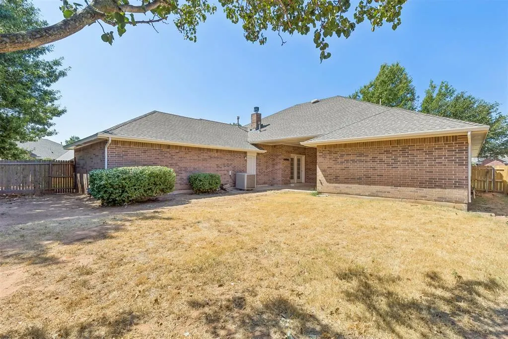 Photo 42 — 1800 Coopers Hawk Court, Edmond, OK 73003