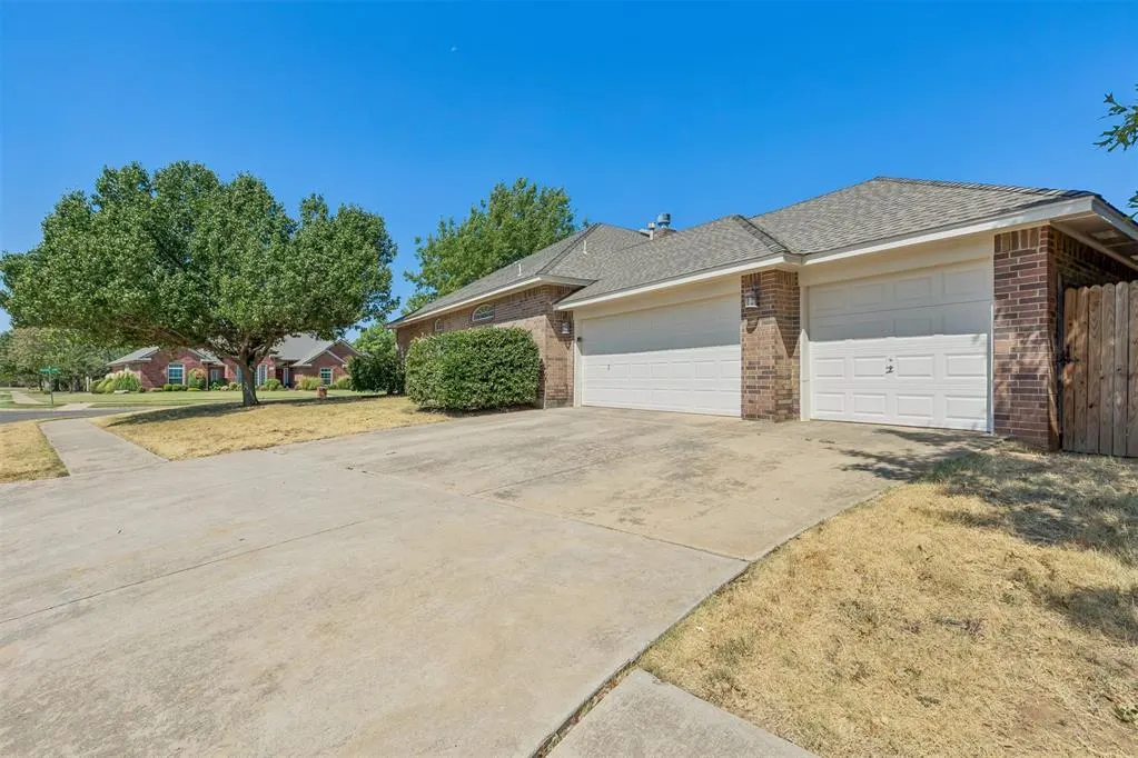 Photo 45 — 1800 Coopers Hawk Court, Edmond, OK 73003