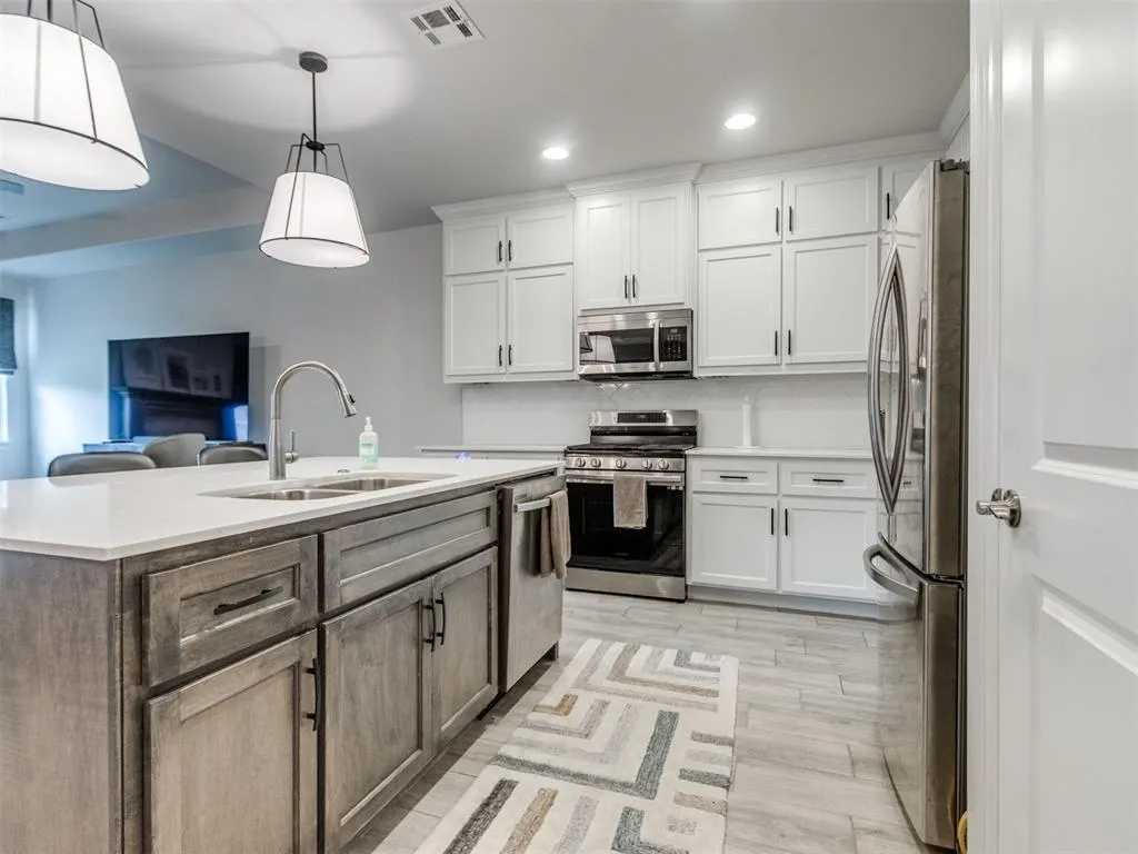 Photo 6 — 16213 Brenton Hills Avenue, Edmond, OK 73013