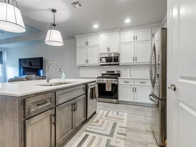 Photo 6 — 16213 Brenton Hills Avenue, Edmond, OK 73013