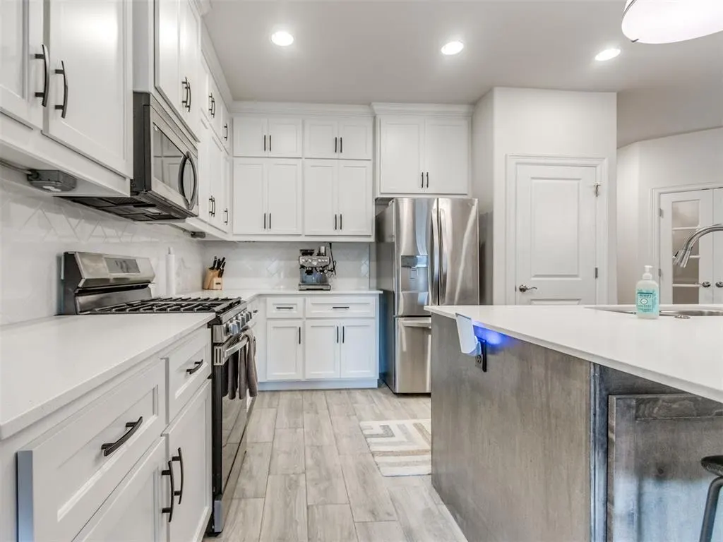 Photo 7 — 16213 Brenton Hills Avenue, Edmond, OK 73013
