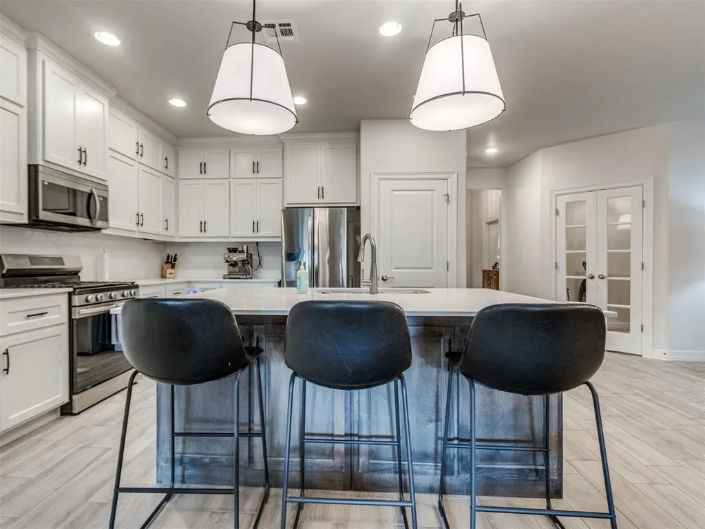 Photo 11 — 16213 Brenton Hills Avenue, Edmond, OK 73013