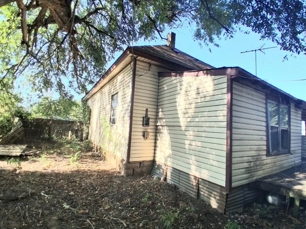 Front exterior — 1316 E MAIN Street, Shawnee, OK 74801