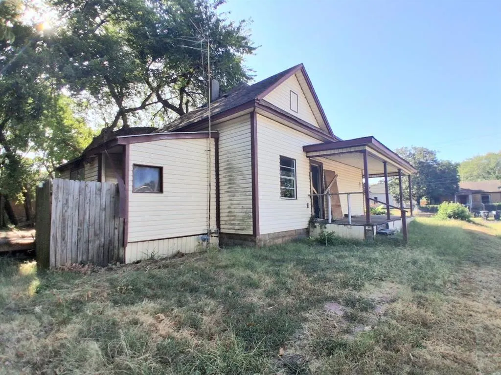 Photo 2 — 1316 E MAIN Street, Shawnee, OK 74801