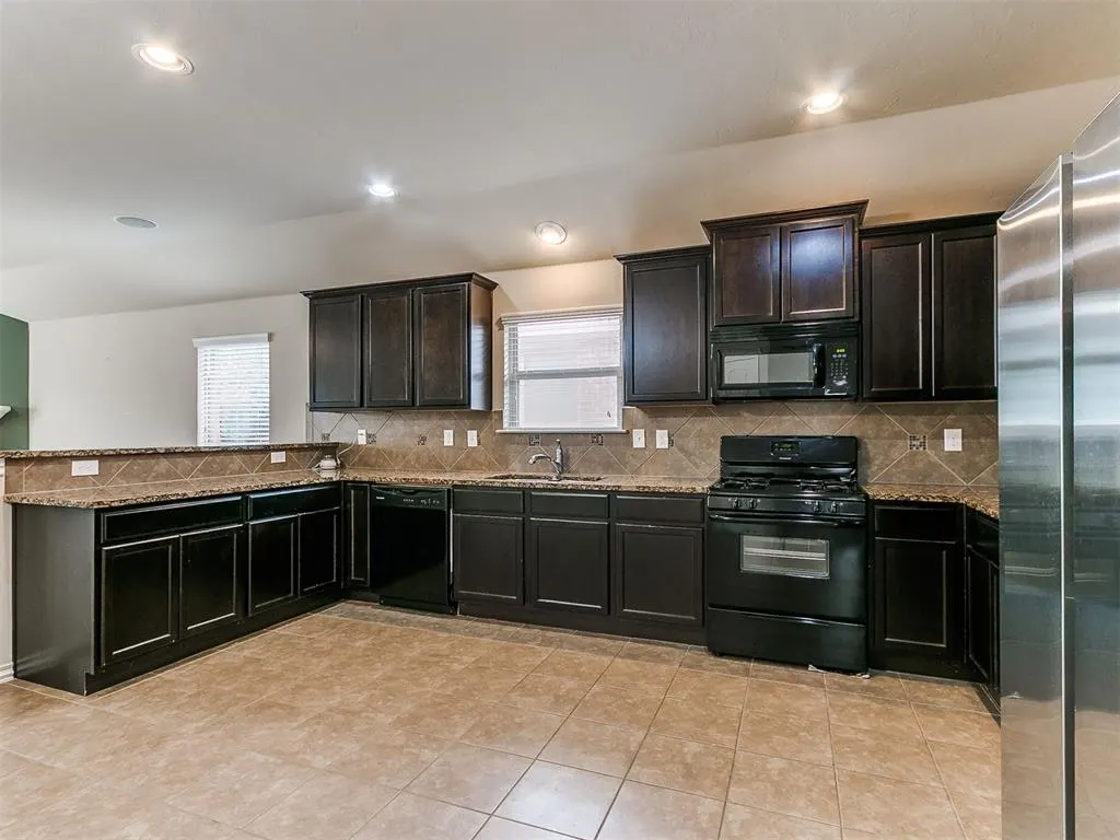 Photo 19 — 8128 NW 107th Street, Oklahoma City, OK 73162