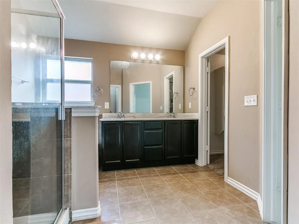 Photo 33 — 8128 NW 107th Street, Oklahoma City, OK 73162