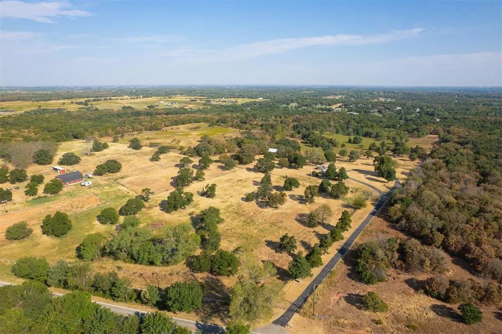 Photo 2 — 7525 Alameda Drive, Norman, OK 73026