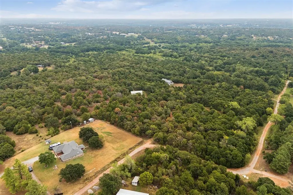 Photo 10 — 11009 E Bentwood Road, Norman, OK 73026