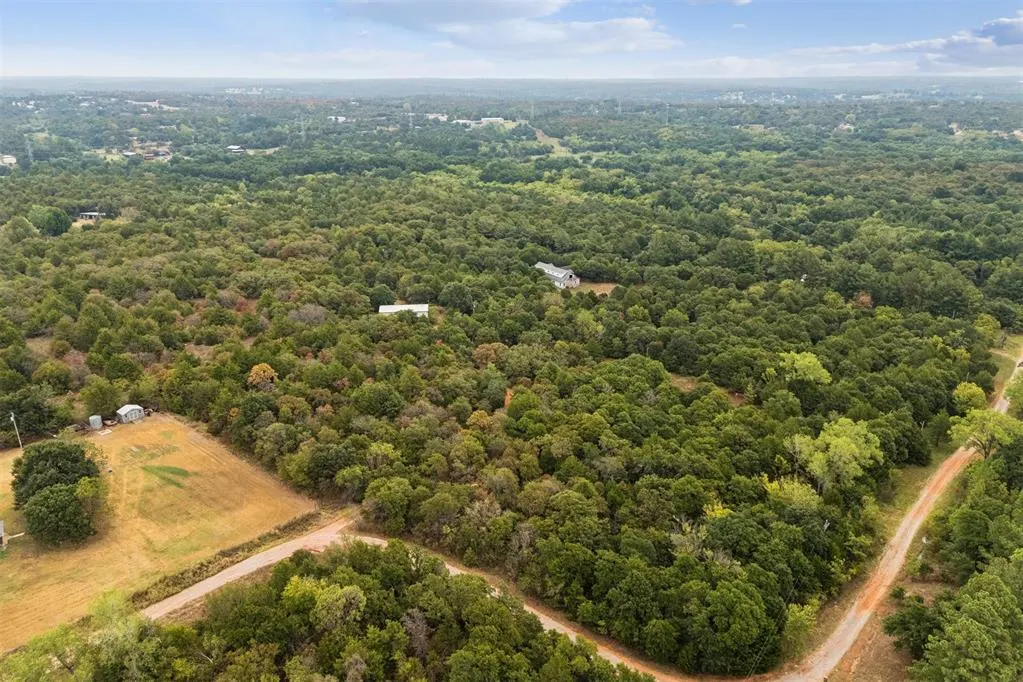 Photo 14 — 11009 E Bentwood Road, Norman, OK 73026