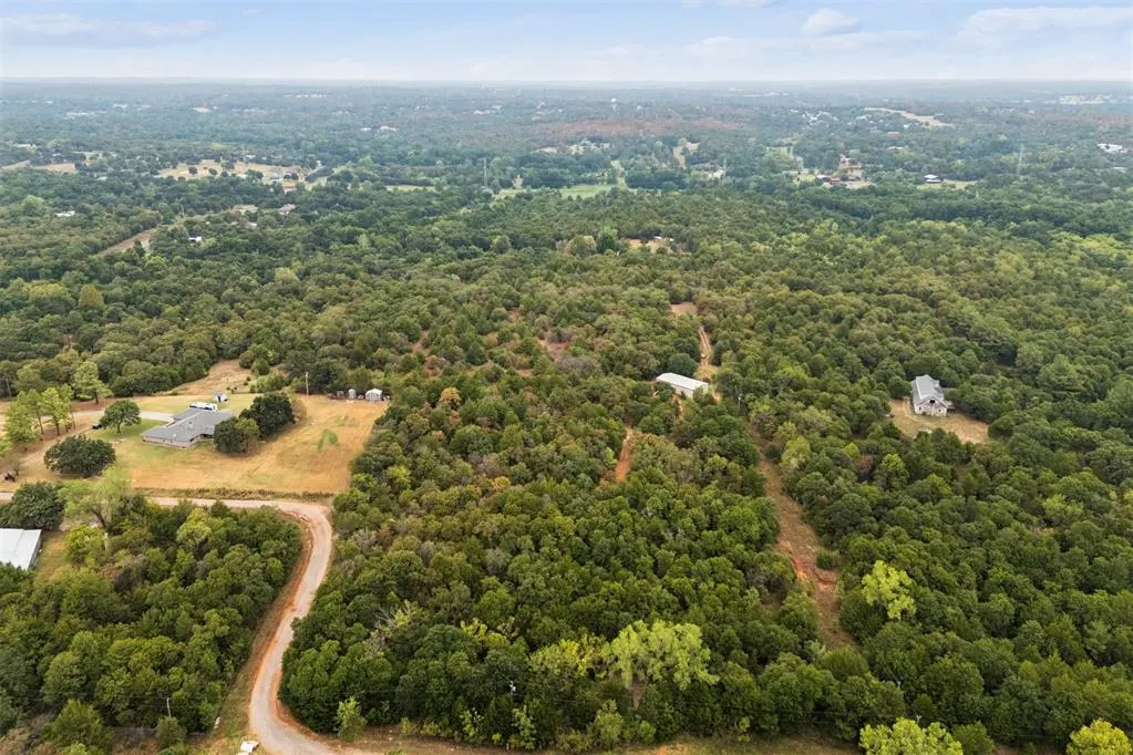 Photo 15 — 11009 E Bentwood Road, Norman, OK 73026