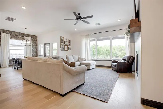 Photo 4 — 10612 Blue Creek Drive, Yukon, OK 73099