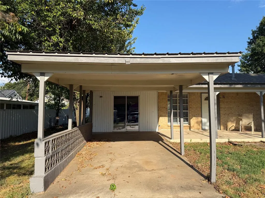 Photo 2 — 1414 Mitacek Avenue, Prague, OK 74864