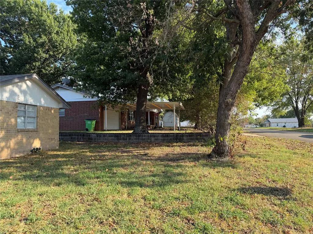 Photo 4 — 1414 Mitacek Avenue, Prague, OK 74864