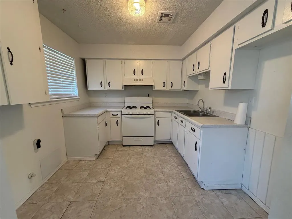 Photo 6 — 1414 Mitacek Avenue, Prague, OK 74864