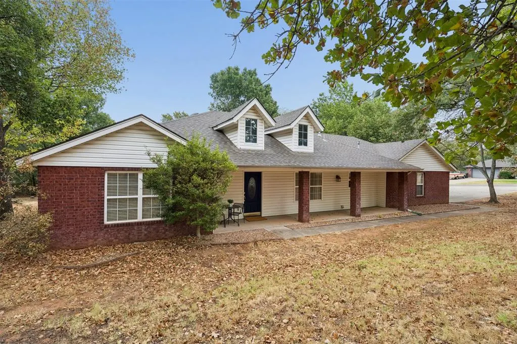 Front exterior — 2117 E Oakridge Drive, Norman, OK 73026