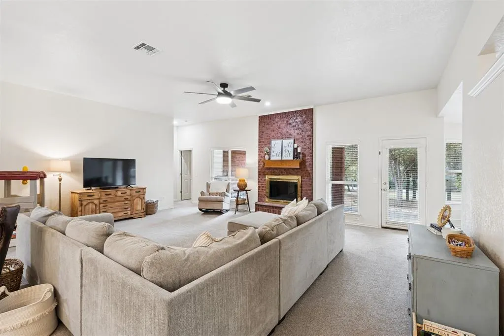 Photo 5 — 2117 E Oakridge Drive, Norman, OK 73026