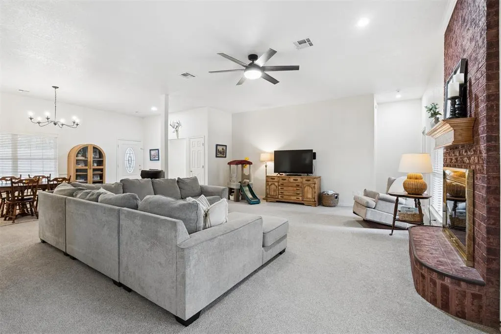 Photo 6 — 2117 E Oakridge Drive, Norman, OK 73026