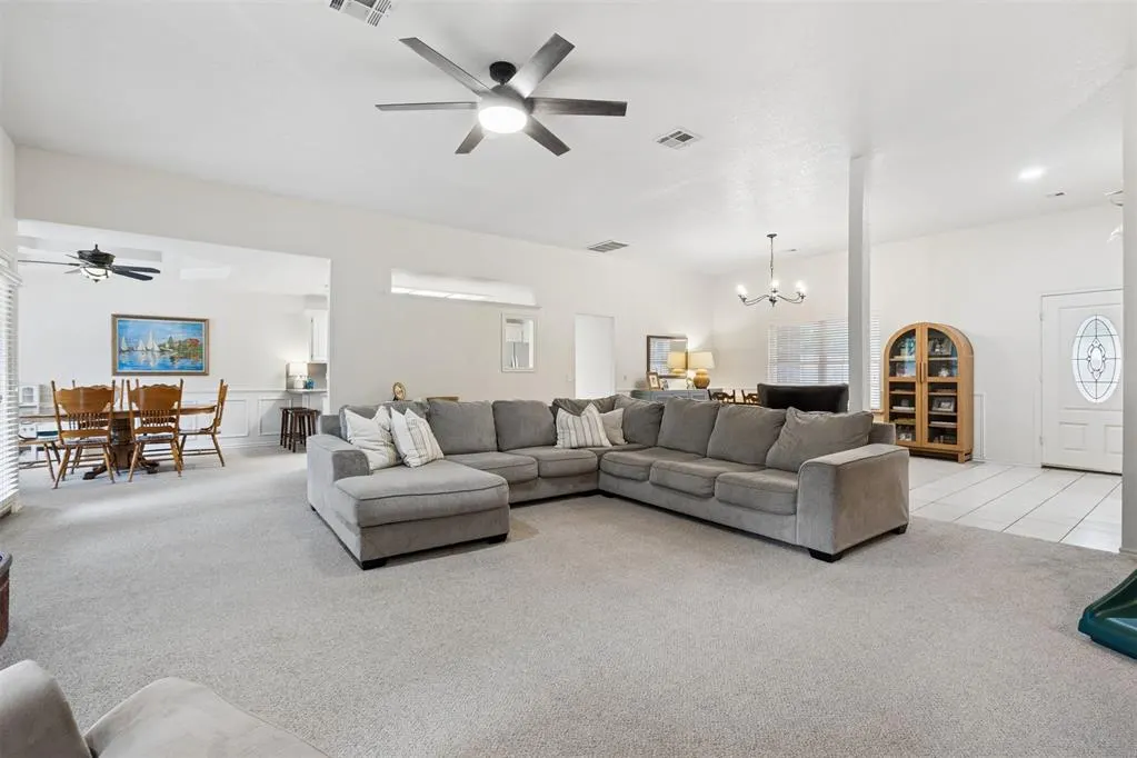 Photo 9 — 2117 E Oakridge Drive, Norman, OK 73026