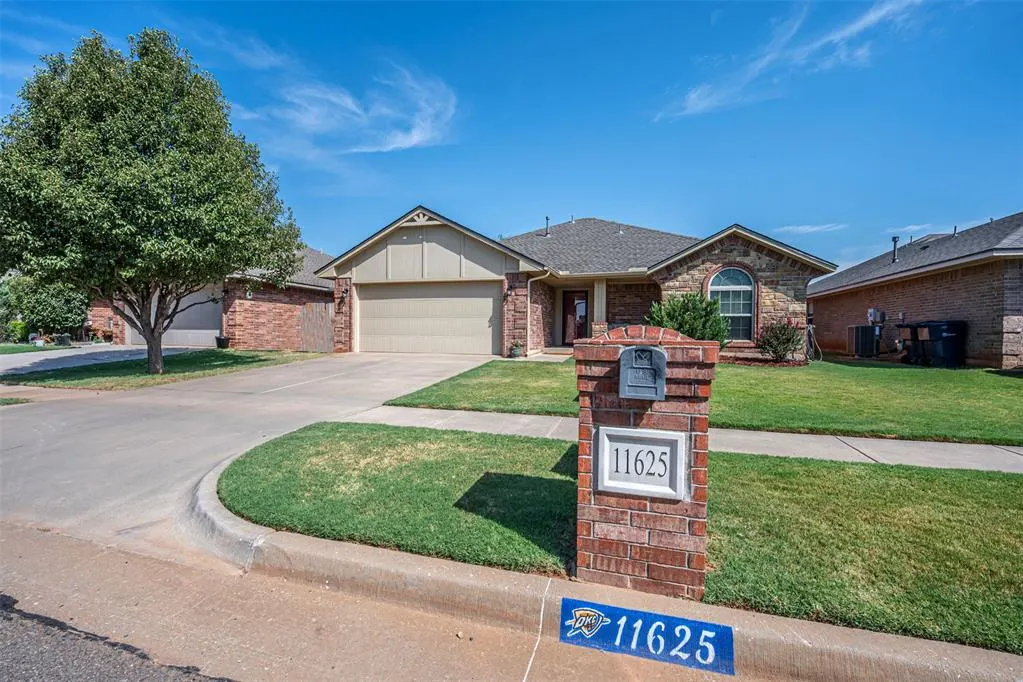 Front exterior — 11625 SW 10th Street, Yukon, OK 73099