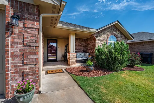 Photo 3 — 11625 SW 10th Street, Yukon, OK 73099