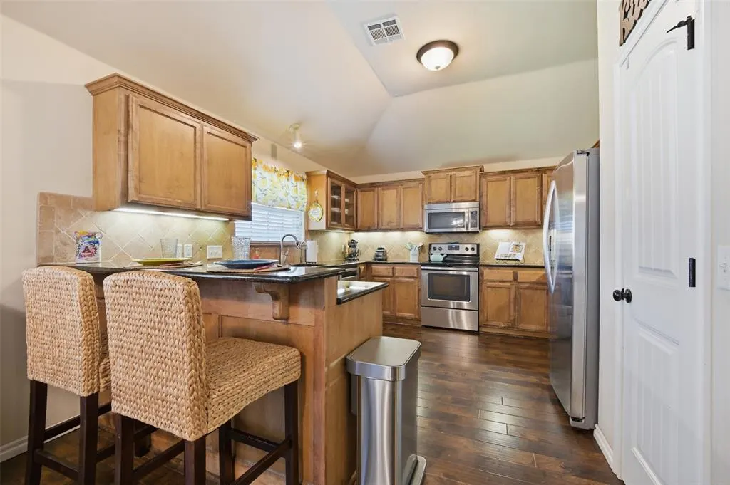 Photo 9 — 11625 SW 10th Street, Yukon, OK 73099
