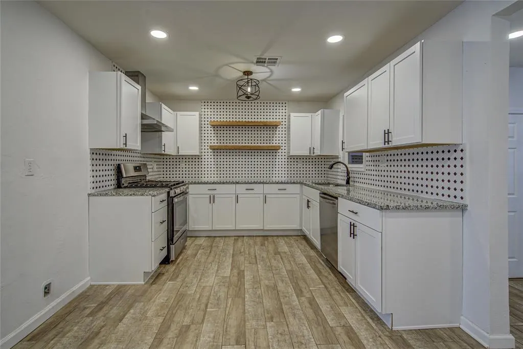 Photo 12 — 2901 NW 43rd Street, Oklahoma City, OK 73112