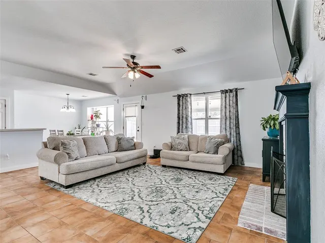 Photo 5 — 417 Blue Spruce Drive, Oklahoma City, OK 73130