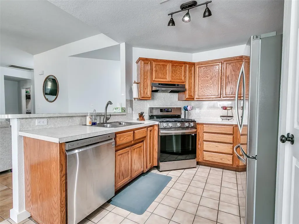 Photo 10 — 417 Blue Spruce Drive, Oklahoma City, OK 73130